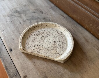 Lepelsteun van gespikkeld aardewerk | Handgemaakt keramisch keukendecor