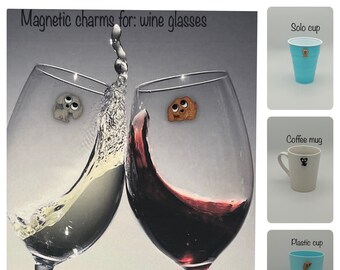 Set di 5 ciondoli per vino a forma di cane / identificatori di tazze per bicchieri da vino, tazze da caffè, bicchieri di plastica, tazze singole, ecc.