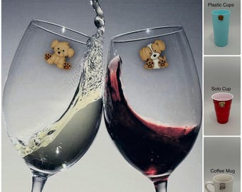 Set di 4 ciondoli per vino a forma di cucciolo / identificatori di bicchieri per bicchieri da vino, tazze da caffè, bicchieri di plastica, tazze singole, ecc.