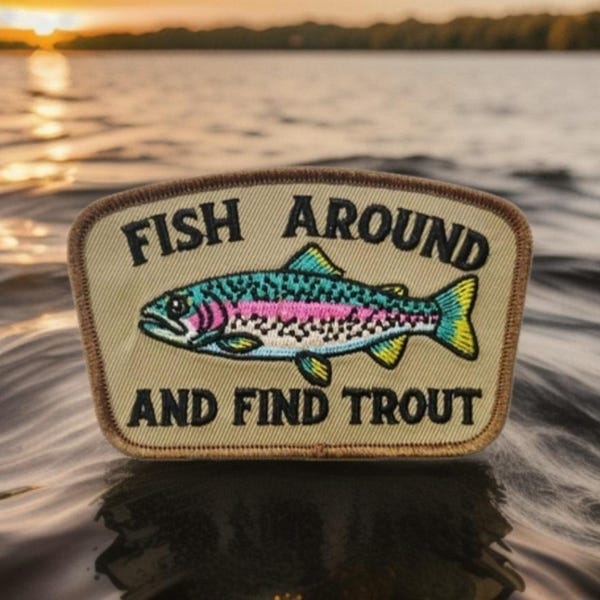 Parche termoadhesivo bordado "Pesca alrededor" para encontrar truchas, para pesca con mosca, para sombrero y chaqueta
