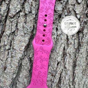 Bow Ribbon Silicone Watch Band Laser Engraved, Apple Watch Compatible Series 1-11, SE 1-3 & Ultra 1-3 Bild 3