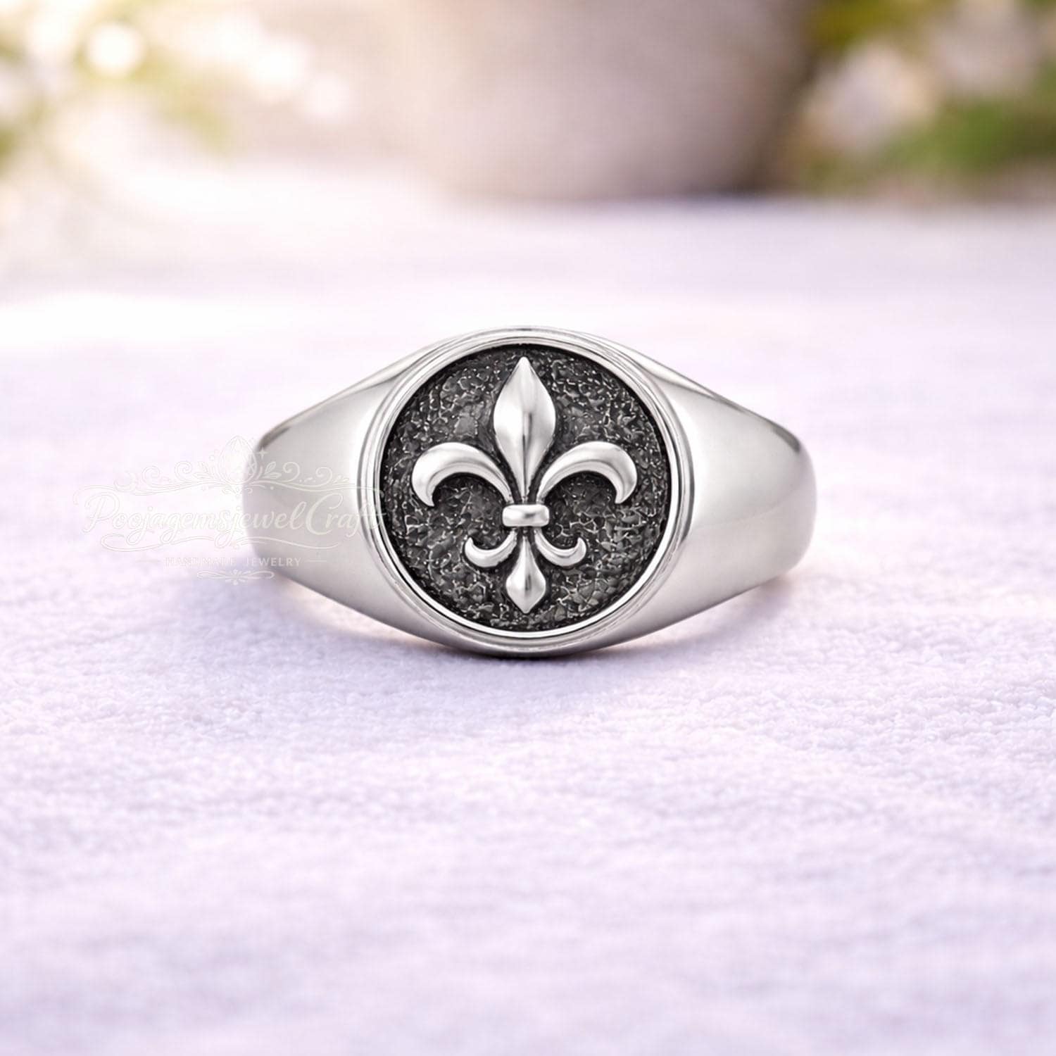 Fleur de lis ring - Etsy 日本