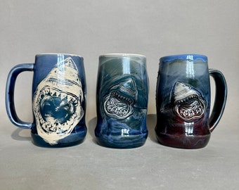 Caneca de cerâmica feita à mão com tubarão: cerâmica assustadora Jaws, presente para amantes da pesca