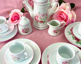 Hard to find Vintage Reutter children's Tea Set for 4: 18-Piece Porcelain Roses in original Box in new, unused MINT condition