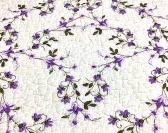 Embroidery Quilt 2 + pillow Purple lavender sprays full double queen delicate flowers scalloped border reversible cotton shabby bedding new