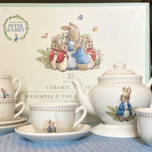 Childrens Tea Set for 4 in original custom box Peter Rabbit Beatrix Potter Pottery Barn Kids 2014 Ceramic 10 pieces in new condition