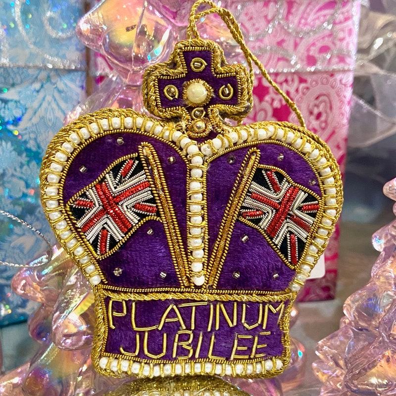 platinum jubilee bow tie
