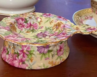 Tea gift set: Porcelain tea strainer + drip bowl, Chintz; 22kt gold trim, transferware, 2 piece set,  Norcrest Japan, pink, "new" condition