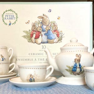 Childrens Tea Set for 4 in original custom box Child's Peter Rabbit Beatrix Potter Pottery Barn Kids 2014 Ceramic 10 pieces in new condition