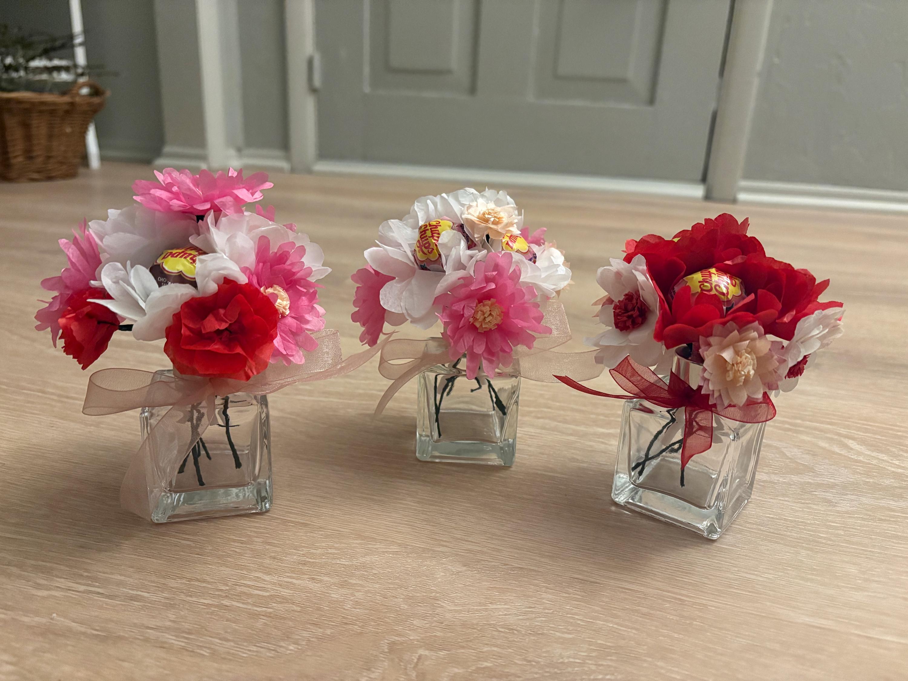 Paper Flower Arrangements with Lollipops (3) & Card