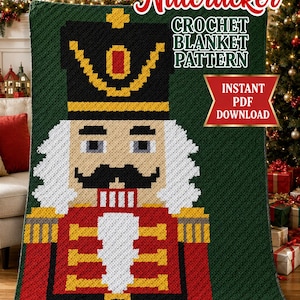 Puede incluir: Un patrón de manta de ganchillo con un diseño de cascanueces pixelado sobre un fondo verde oscuro. El texto dice Nutcracker CROCHET BLANKET PATTERN e INSTANT PDF DOWNLOAD. El cascanueces lleva un sombrero negro, una chaqueta roja y una barba blanca.