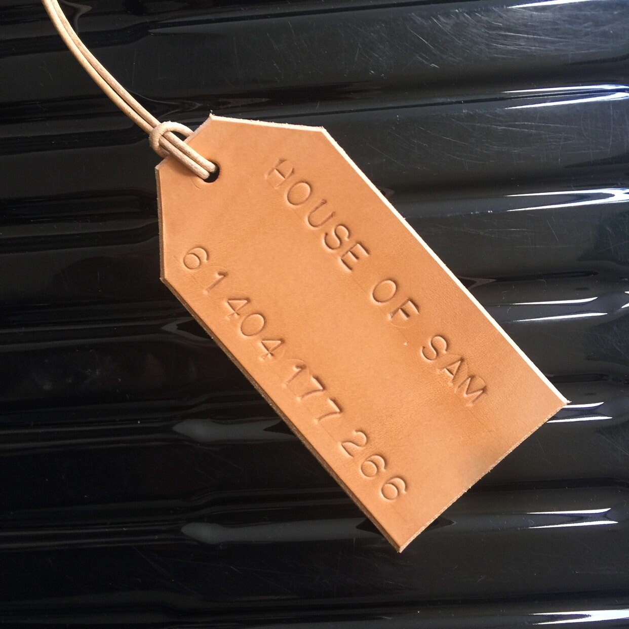 Lou Luggage Tag in Stone Leather – Kaffein Australia