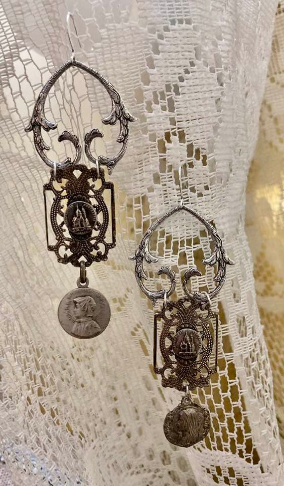 Vintage French Scenic Earrings                    