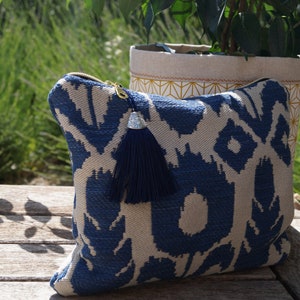 Clutch grande Luna em tecido azul celeste
