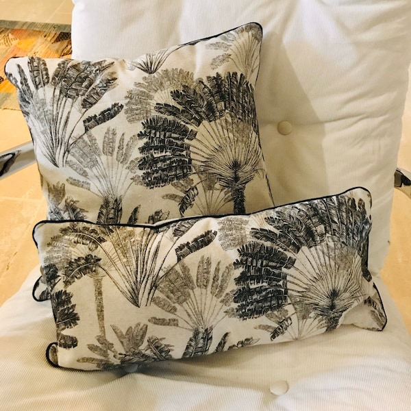 Coussin Palmier noir et blanc Le Voyageur