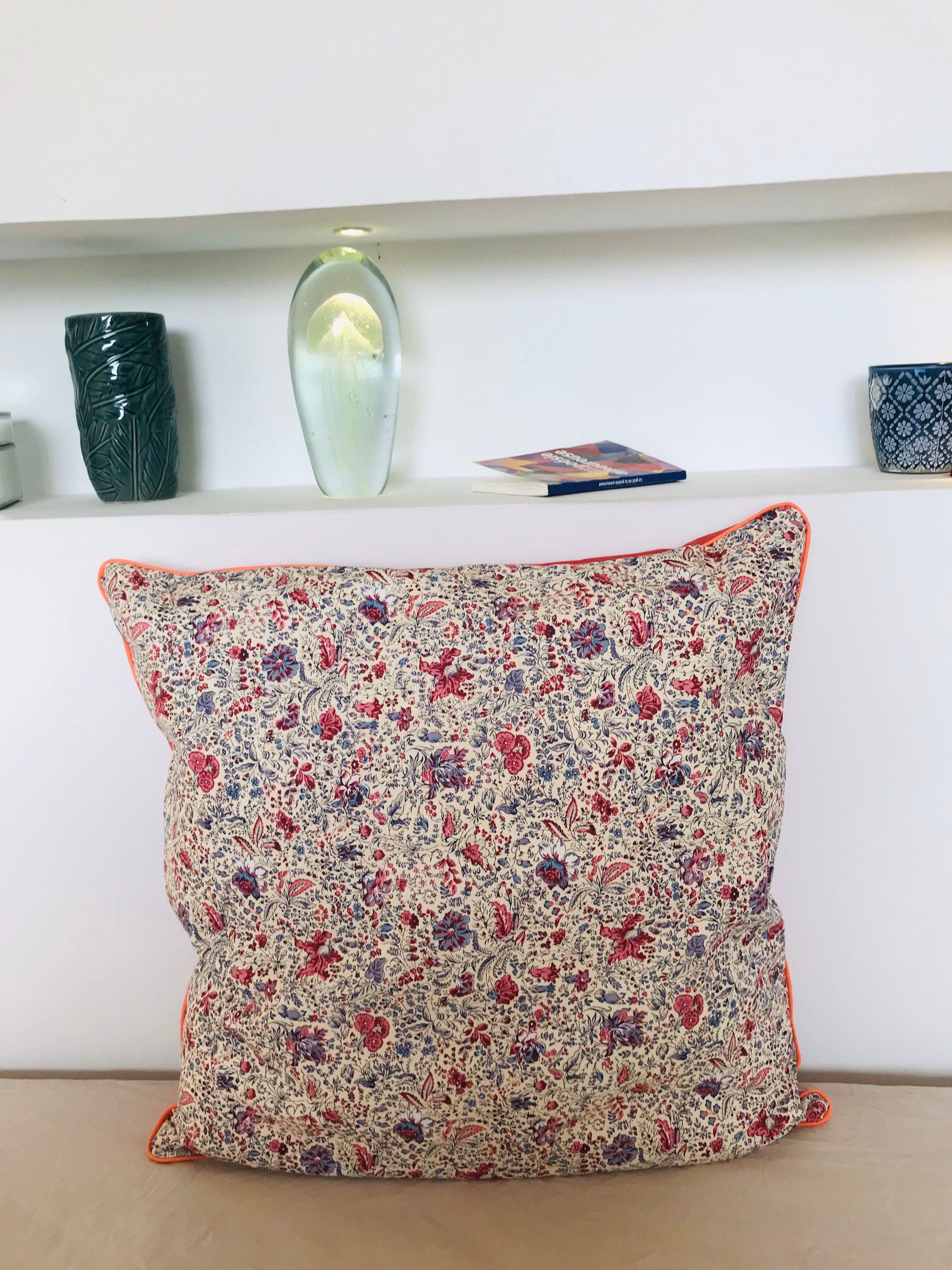 Grand Coussin Fleuri Rose Coton 50x50 cm