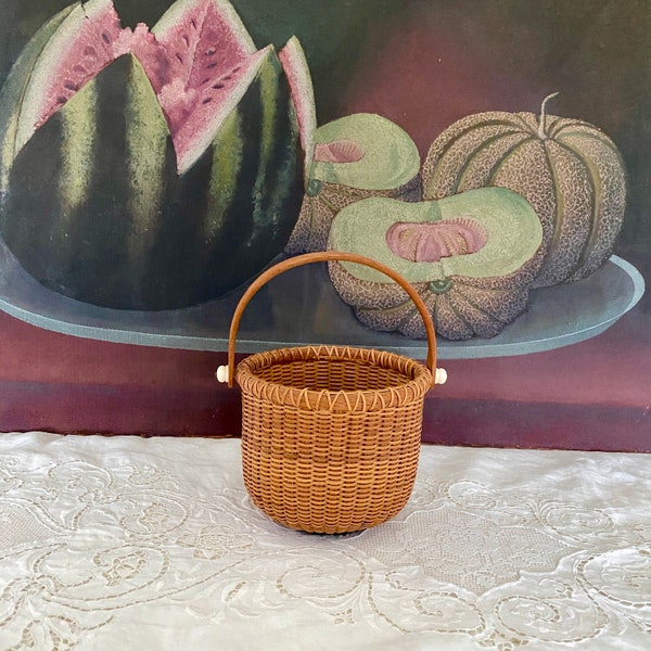 Vintage Nantucket Lightship Basket ~ 5" Open Round ~ Swing Handle ~ Penny Bottom ~ c1980's