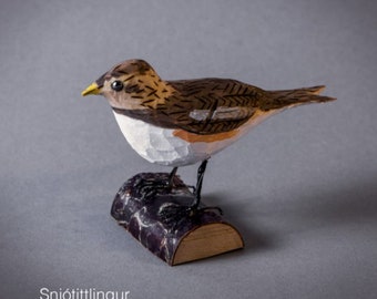 Hand Carved Snow Bunting from Icelandic Birch Wood - Plectrophenax Nivalis - Snjótittlingur