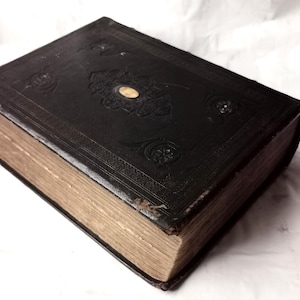 Large Leather Holy Bible (c. 1860&#39;s) Wood Cut Illustrated Household Family Bible Decorative Antique Book