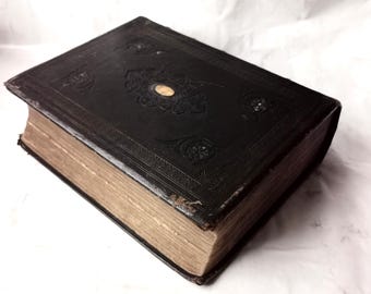 Large Leather Holy Bible (c. 1860&#39;s) Wood Cut Illustrated Household Family Bible Decorative Antique Book
