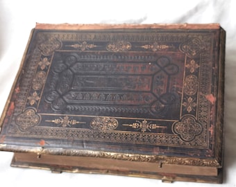 Praktische und hingebungsvolle Familienbibel (1860er Jahre) Messingumrandung Große illustrierte Antike Familienbibel