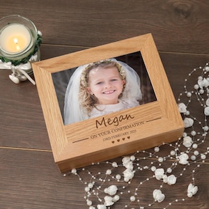 Personalised Girl&#39;s Confirmation Day Gift Solid Oak Wooden Photo Keepsake Memories Box - Accepts a 6&#39;x4&#39; Photograph