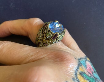 Beautiful size 7 vintage Heidi Daus cocktail ring never worn featuring beautiful multicolored Swarovski crystals