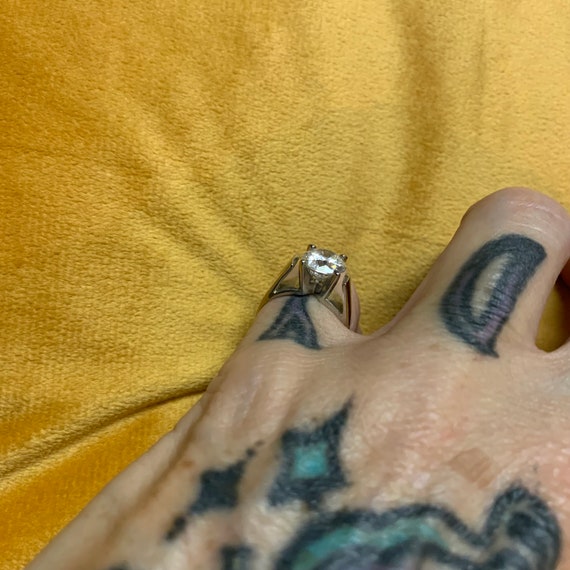 Size 5 solitaire engagement ring featuring a roun… - image 2