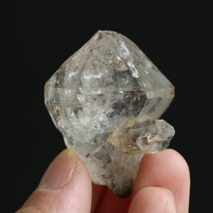 1 moving bubble, Raw enhydro crystal point,Natural enhydro diamond, Enhydro quartz, Raw crystal quartz point，Rainbow crystal, #400