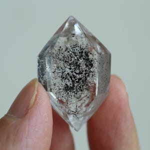 1 Moving bubble, Polished enhydro crystal, Natural enhydro quartz, Enhydro crystal, Enhydro diamond, Crystal gift,#407