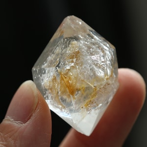 1 Moving bubble, Enhydro crystal point,Natural enhydro diamond, Enhydro quartz, Raw crystal quartz point，#089