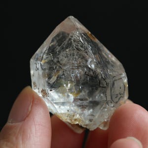 1 Moving bubble, Raw enhydro crystal,Natural enhydro diamond, Enhydro quartz, Raw crystal quartz point, #398