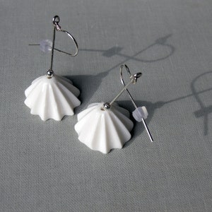 Pendientes de araña, Pendientes colgantes, Pendientes colgantes y gotas blancas, Pendientes largos cuelgan, Pendientes de porcelana, pendientes blancos cuelgan imagen 3