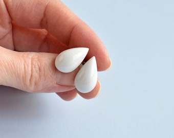 Pendientes de lágrima blanca, Pendientes de porcelana, Lágrimas, Pendientes de lágrima de cerámica, Pendientes de tachuelas Drop, Pendientes minimalistas blanco puro