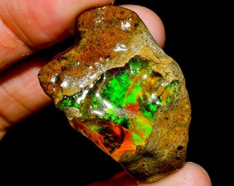 エチオピアウェロ産オパール　ピンファイア　ジュエリー　グレード　鉱物標本　原石 エチオピアウェロ産オパール ピンファイア ジュエリー グレード