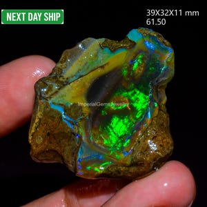 Opal Rough Gemstone, Natural Crystal Opal Welo Fire Opal, Flashy Fire, Specimens Ethiopian Opal Raw, Oil Opal Rough 61.5 Cts 39X32X11 mm
