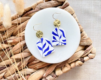 Blue wavy leaf pattern earrings | Hypoallergenic clay earrings