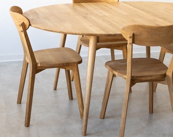 Set von 2 oder 4 Esszimmerstühlen aus massiver Eiche, 2-4 Esszimmerstühle aus massiver Eiche
