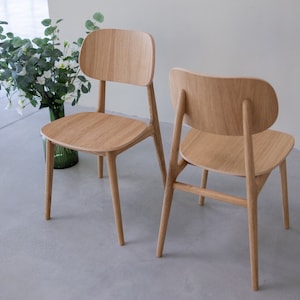 Set von 2 4 Massivholz Eichen Esszimmerstühlen, Lot de 2-4 chaises de salle à manger en chêne massivif, Set 2-4 Esszimmerstühle aus massiver Eiche Bild 1