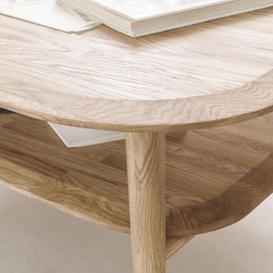 Mid century oak wood coffee table Scandinavian style, mesa de centro roble, Couchtisch aus massiver Eiche, table basse en chêne massif