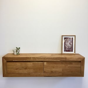 Konsole multimédia Meuble TV bas en bois de chêne, Konsole TV flottante avec 2 tiroirs, Wandmontierter TV-Ständer Massivholz Eiche Natural Oak