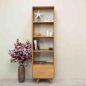 Vitrine en bois de chêne massif, Schaukasten aus massivem Eichenholz, Display cabinet solod wood, vitrina de madera roble
