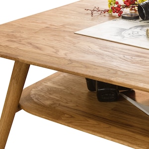 Mid century oak wood coffee table Scandinavian style, mesa de centro roble, Couchtisch aus massiver Eiche, table basse en chêne massif