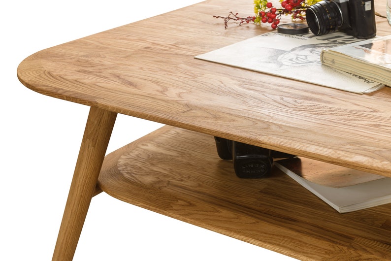Mid century oak wood coffee table Scandinavian style, mesa de centro roble, Couchtisch aus massiver Eiche, table basse en chêne massif