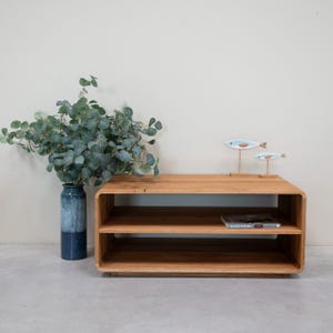 Table basse en chêne massif, Couchtisch aus massivem Eichenholz, Coffee table in solid oak, Mesa de centro de madera maciza de roble