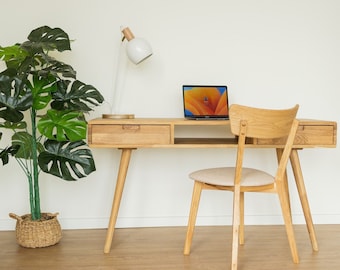Schreibtisch aus massivem Eichenholz mit 3 Schubladen, Table de bureau en bois massif chêne design scandinave moderne,  Schreibtisch