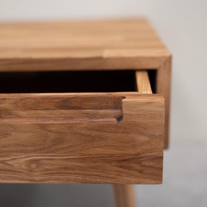Table basse en chêne massif avec tiroir, Couchtisch aus massiver Eiche mit Schublade, mesa de café diseno escandinavo mid centery