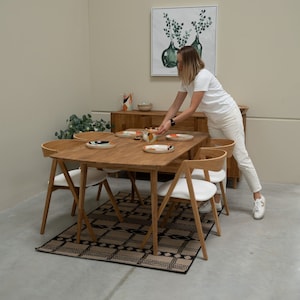 Dinning extendable table, solid oak wood in Scandinavian style, Mesa extensible de madera maciza roble 100 % natural, table à manger