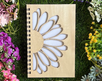 Daisy Journal voor dagboek, journaling, TTRPG-campagnedagboek, notities, schetsen (houten dagboekomslag)