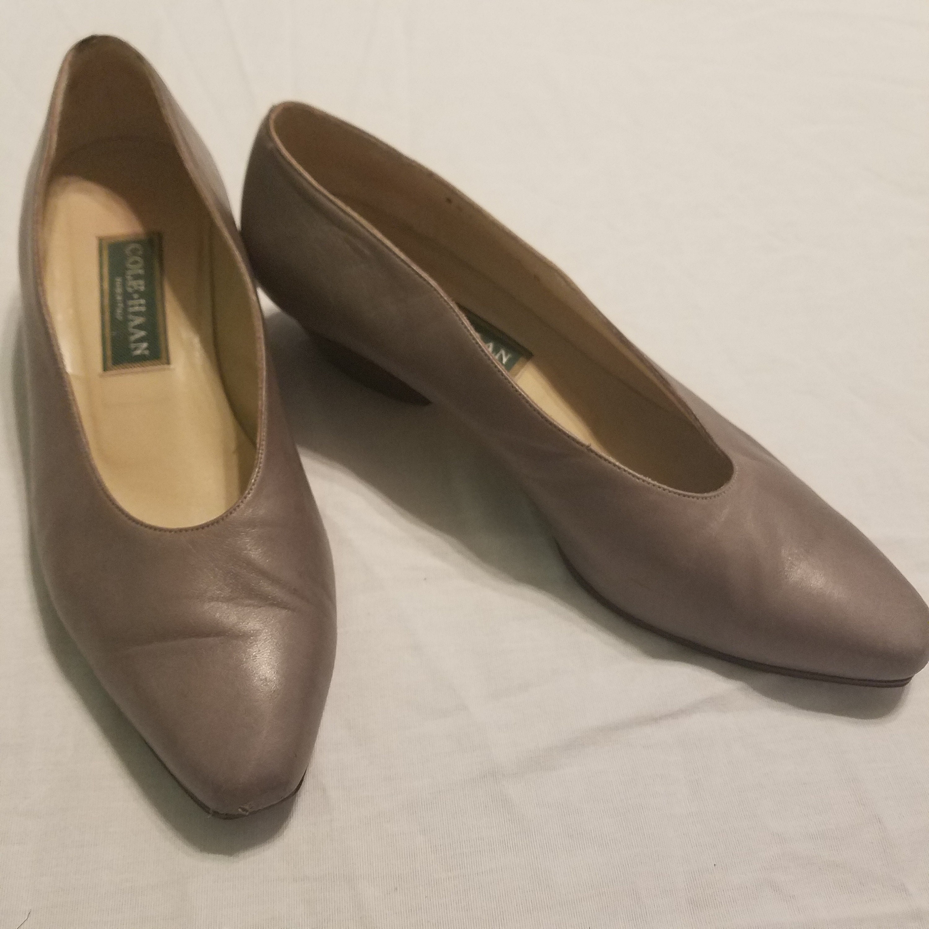 cole haan leather pumps